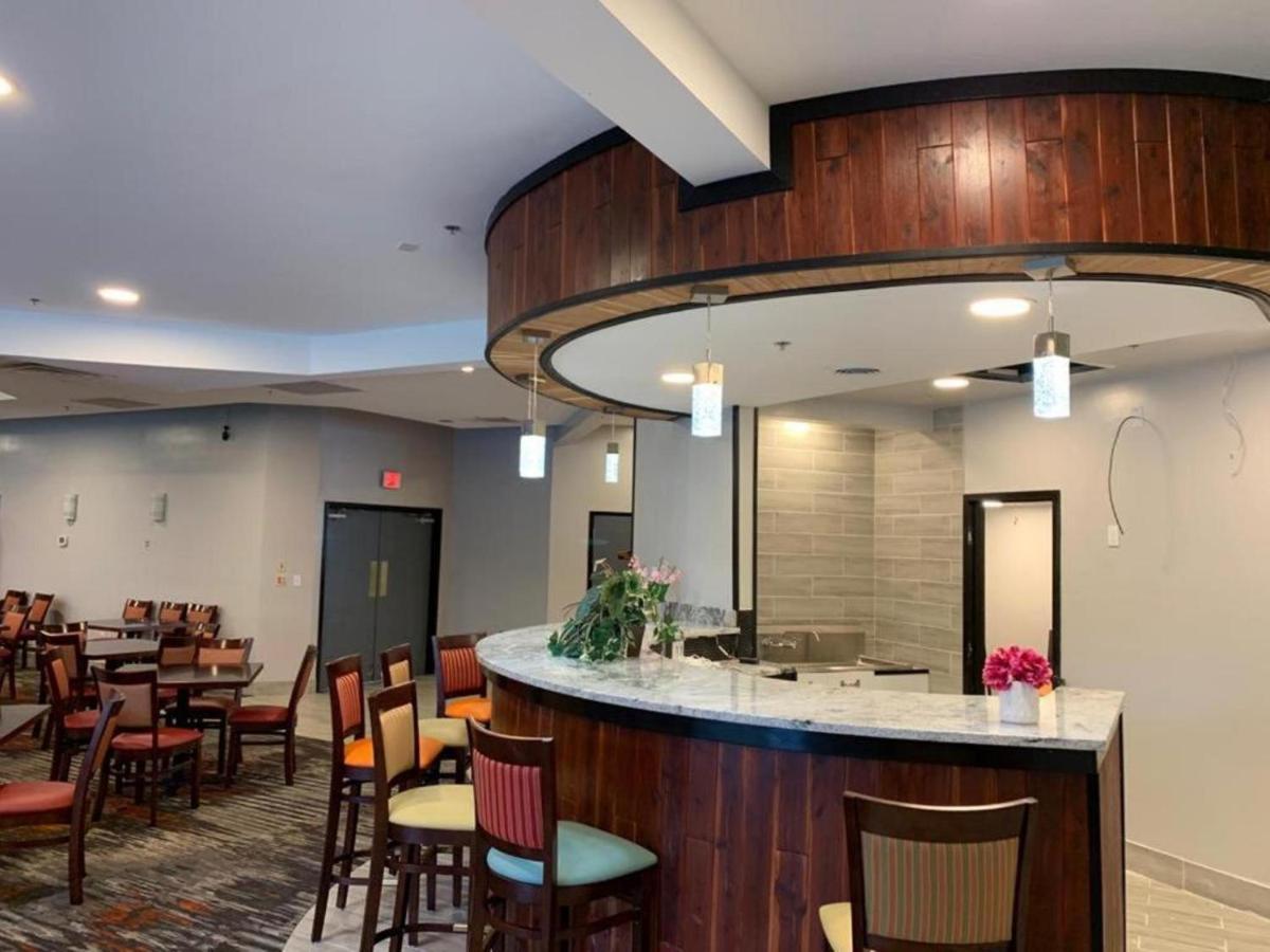 Ramada By Wyndham Gainesville Exterior foto