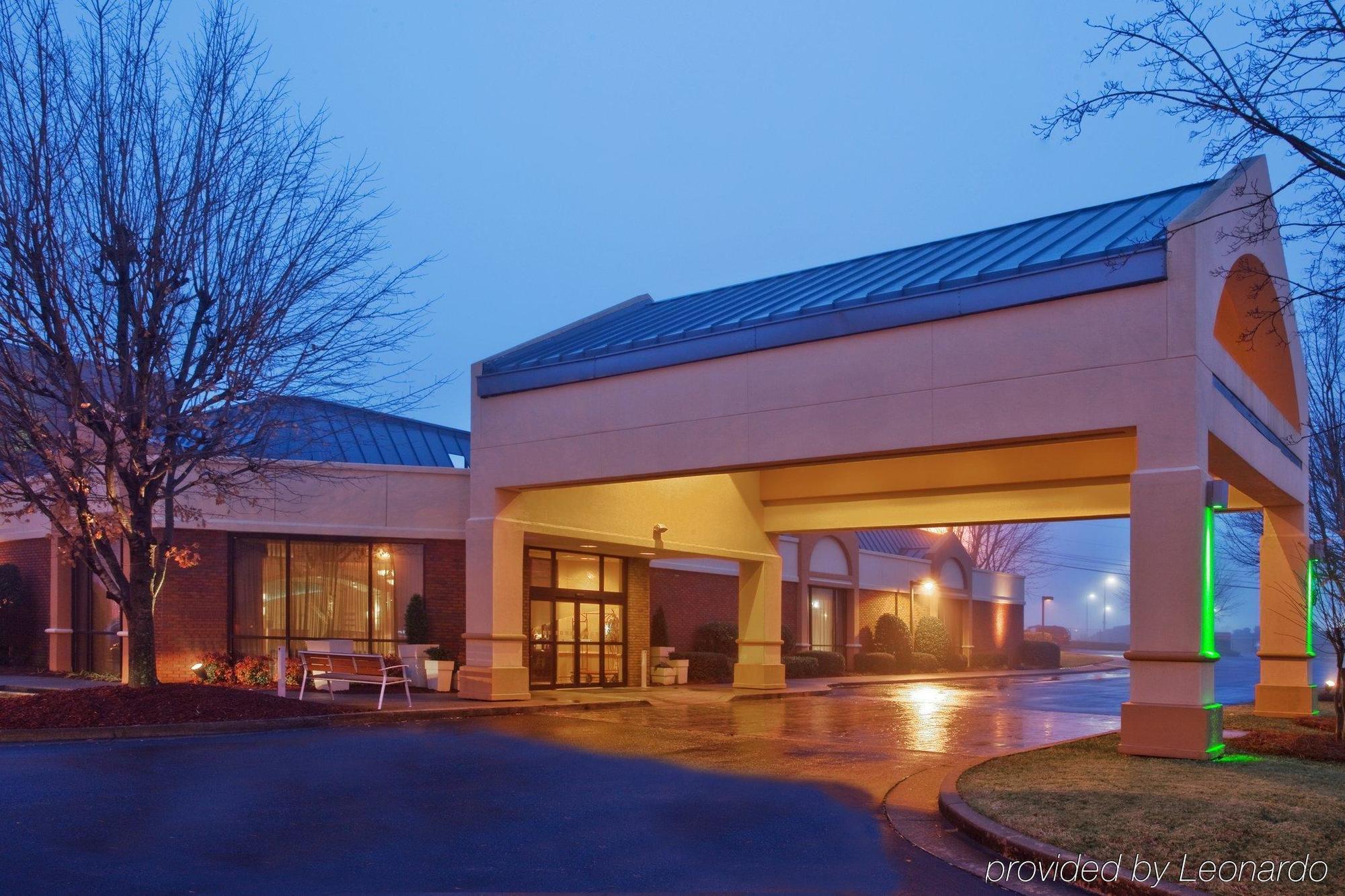 Ramada By Wyndham Gainesville Exterior foto